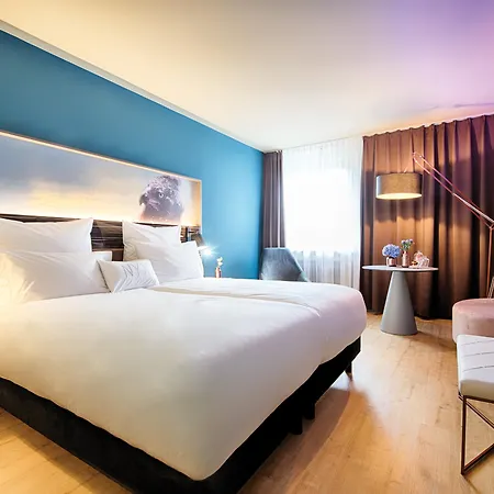 Hotel Nyx By Leonardo 4*
