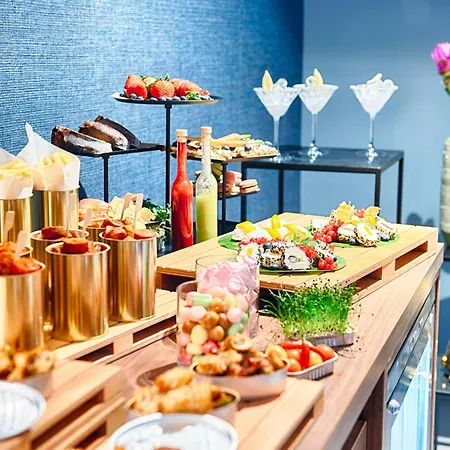 Hotel Nyx By Leonardo 4*